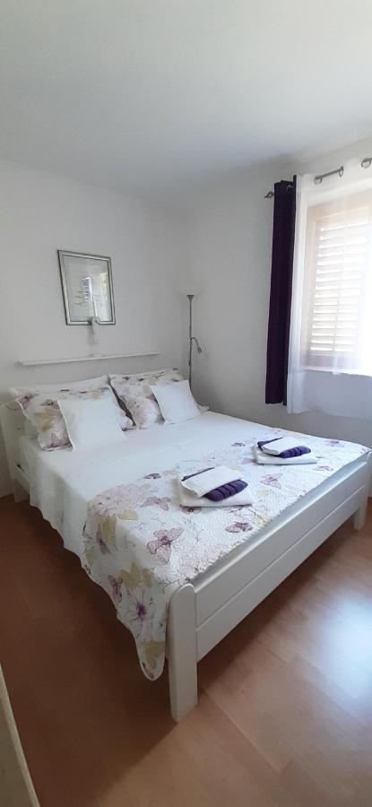 Peace And Quiet Apartment In Brela, Croatia Zewnętrze zdjęcie